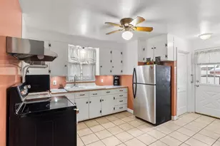 39 Clinton St, Pawtucket, RI 02861 - Photo 23