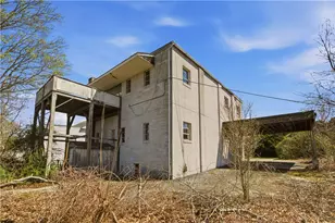 1449 Main Rd, Tiverton, RI 02878 - Photo 37