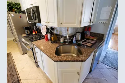 92 Pelham Street #1, Newport, RI 02840 - Photo 9