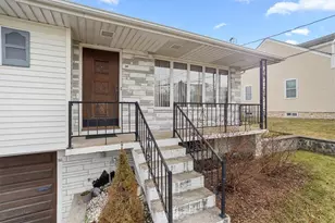 30 Dover Ave, East Providence, RI 02914 - Photo 5