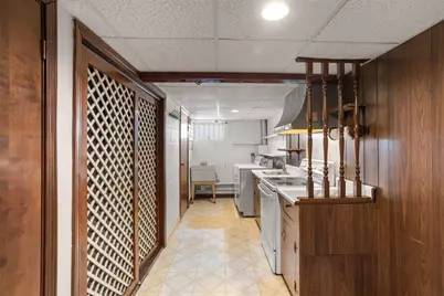 30 Dover Avenue, East Providence, RI 02914 - Photo 31