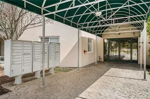 25 Devereux St, Providence, RI 02909 - Photo 23