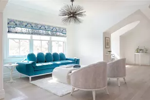 78 Rhode Island Ave, Newport, RI 02840 - Photo 1