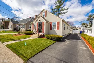 151 W Forest Ave, Pawtucket, RI 02860 - Photo 3