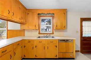 130 Brentwood Ave, Warwick, RI 02886 - Photo 11