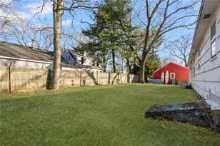 130 Brentwood Ave, Warwick, RI 02886 - Photo 9