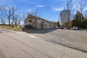 35 Dyer St, Portsmouth, RI 02871 - Photo 1