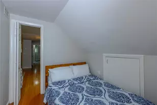 22 Carroll Ave, Newport, RI 02840 - Photo 15