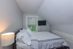 22 Carroll Ave, Newport, RI 02840 - Photo 13