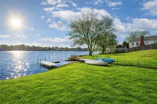 422 Lake Shore Dr, Warwick, RI 02889 - Photo 3