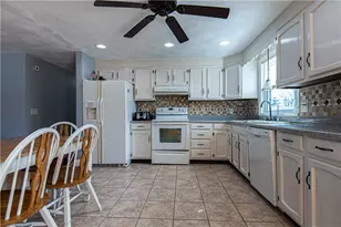 58 Schofield St, West Warwick, RI 02893 - Photo 7