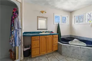 40 Fleetwood Dr, North Kingstown, RI 02874 - Photo 13