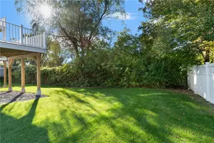 24 Wanda St, Narragansett, RI 02882 - Photo 3