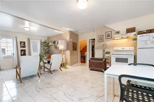 518 Lonsdale Ave, Pawtucket, RI 02863 - Photo 1