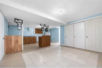 518 Lonsdale Avenue, Pawtucket, RI 02863 - Photo 19