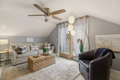 9 Bacheller Street, Newport, RI 02840 - Photo 5