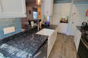 18 Palmer St, Newport, RI 02840 - Photo 3