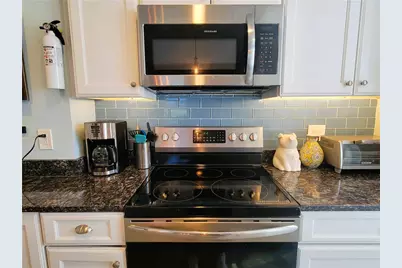 18 Palmer Street, Newport, RI 02840 - Photo 5