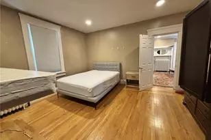 33 Dennison St, Newport, RI 02840 - Photo 5