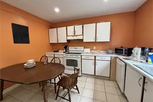 33 Dennison St, Newport, RI 02840 - Photo 3