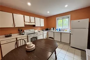 33 Dennison St, Newport, RI 02840 - Photo 3