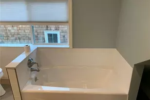 33 Dennison St, Newport, RI 02840 - Photo 13