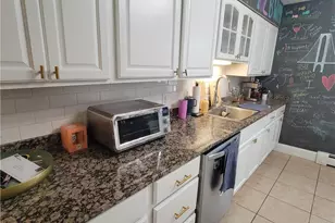 102 Broadway, Newport, RI 02840 - Photo 5