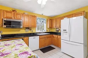 358 Shannock Rd, South Kingstown, RI 02879 - Photo 5