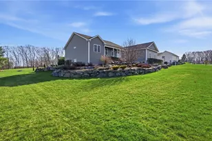 36 Abatecola Wy, Johnston, RI 02919 - Photo 3