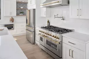 980 Green End Ave Ave, Middletown, RI 02842 - Photo 7