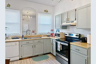 18 Adelphi Avenue, Providence, RI 02906 - Photo 21