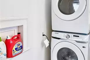 18 Adelphi Ave, Providence, RI 02906 - Photo 23