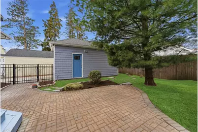 41 Whitcomb Road, East Providence, RI 02915 - Photo 7