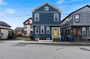 4 Clinton Ave, Newport, RI 02840 - Photo 25