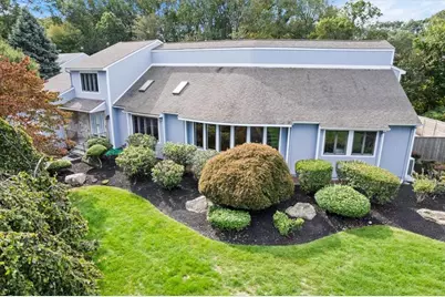 30 Dutchess Drive, Cranston, RI 02921 - Photo 3