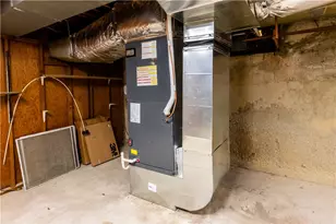 10 Potter Dr, Providence, RI 02907 - Photo 31