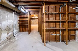 10 Potter Dr, Providence, RI 02907 - Photo 25