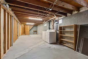 26 Ellison St, Cranston, RI 02920 - Photo 21