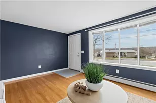 26 Ellison St, Cranston, RI 02920 - Photo 5