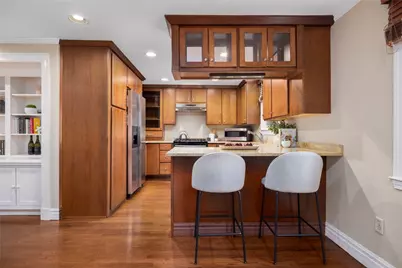 22 Miles Avenue #8, Providence, RI 02906 - Photo 3