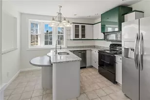 21 Earlham Way, Warwick, RI 02886 - Photo 5