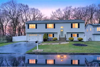 82 Mohawk Trail, Cranston, RI 02921 - Photo 1