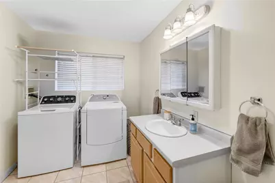 82 Mohawk Trail, Cranston, RI 02921 - Photo 9