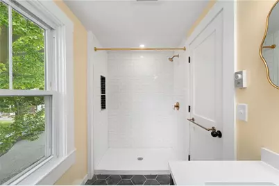 32 Richmond Street, Bristol, RI 02809 - Photo 7