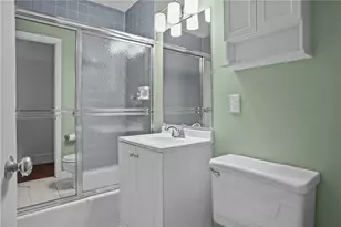 70 Carroll Ave, Newport, RI 02840 - Photo 15