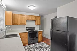 70 Carroll Ave, Newport, RI 02840 - Photo 9