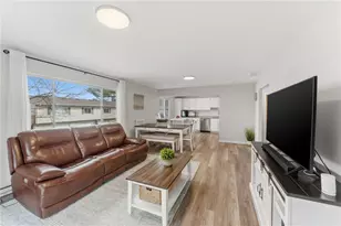 543 Quisset Ct, Warwick, RI 02886 - Photo 13