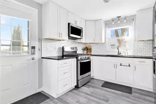 32 Hamlin Ave, Warwick, RI 02889 - Photo 11