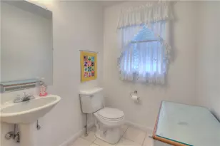 25 Hyde Ave, Pawtucket, RI 02861 - Photo 21