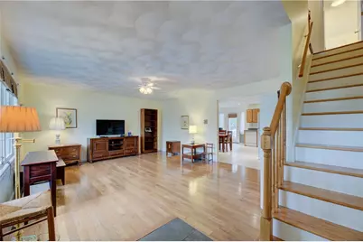 25 Hyde Avenue, Pawtucket, RI 02861 - Photo 5